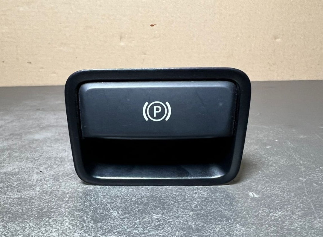 14- 18 MERCEDES W246 B-Class CLA PARKING BRAKE CONTROL SWITCH A246 9050451