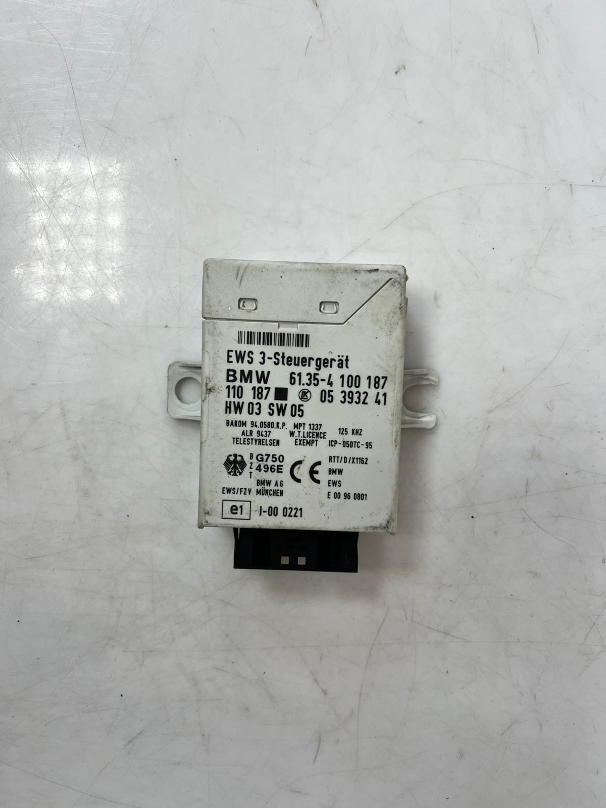 1999-2000 BMW E39 M54 523i Engine Control Unit ECU COMPLETE SET 1430844