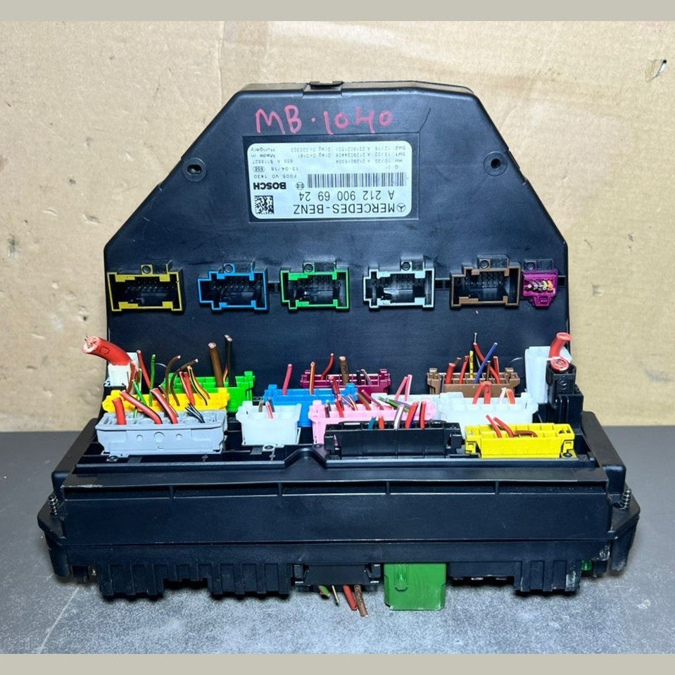 10-16 Mercedes-Benz W212 W204 Front SAM Module Relay Fuse Box A212 9006924 OEM