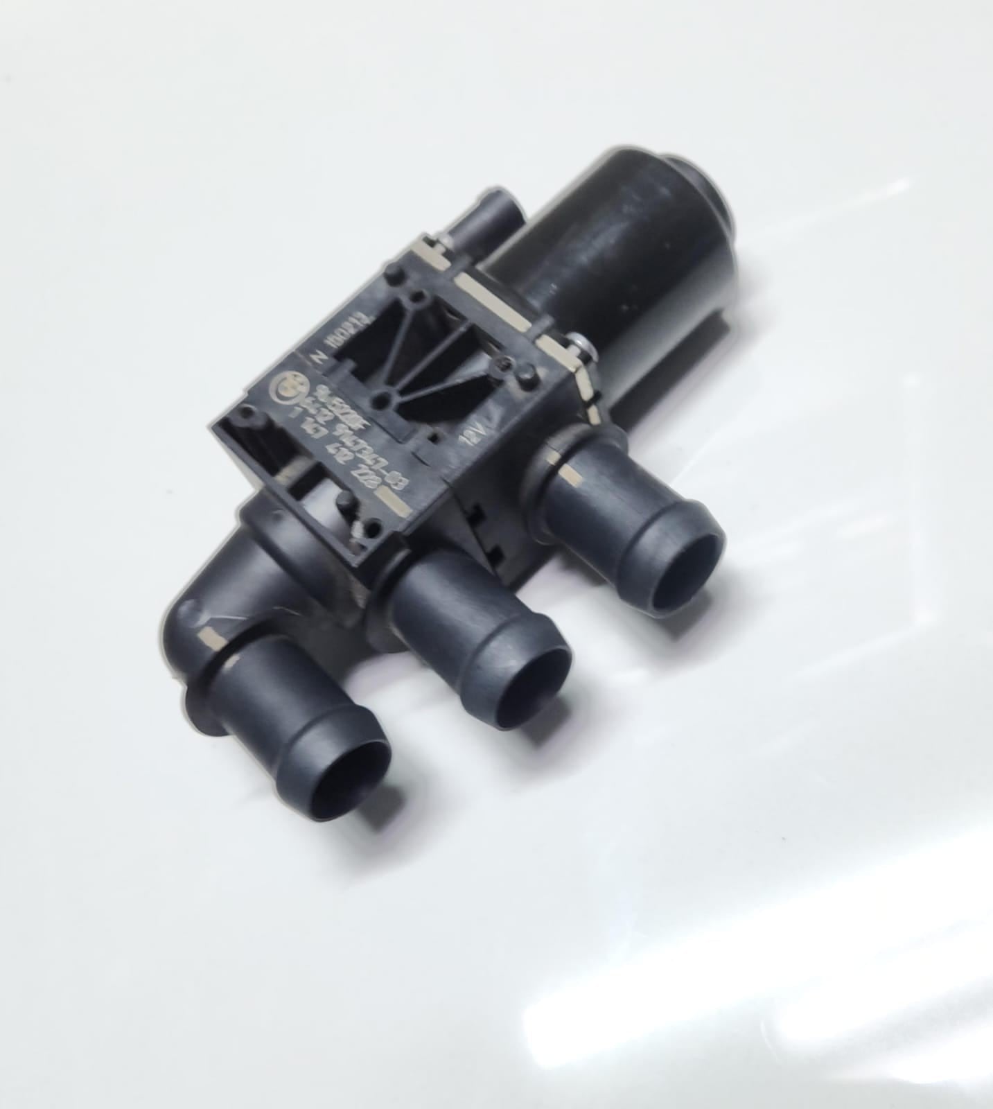 2018-2020 BMW 530e Heater Changeover Valve 9147347 3, 5, and 7 Series 