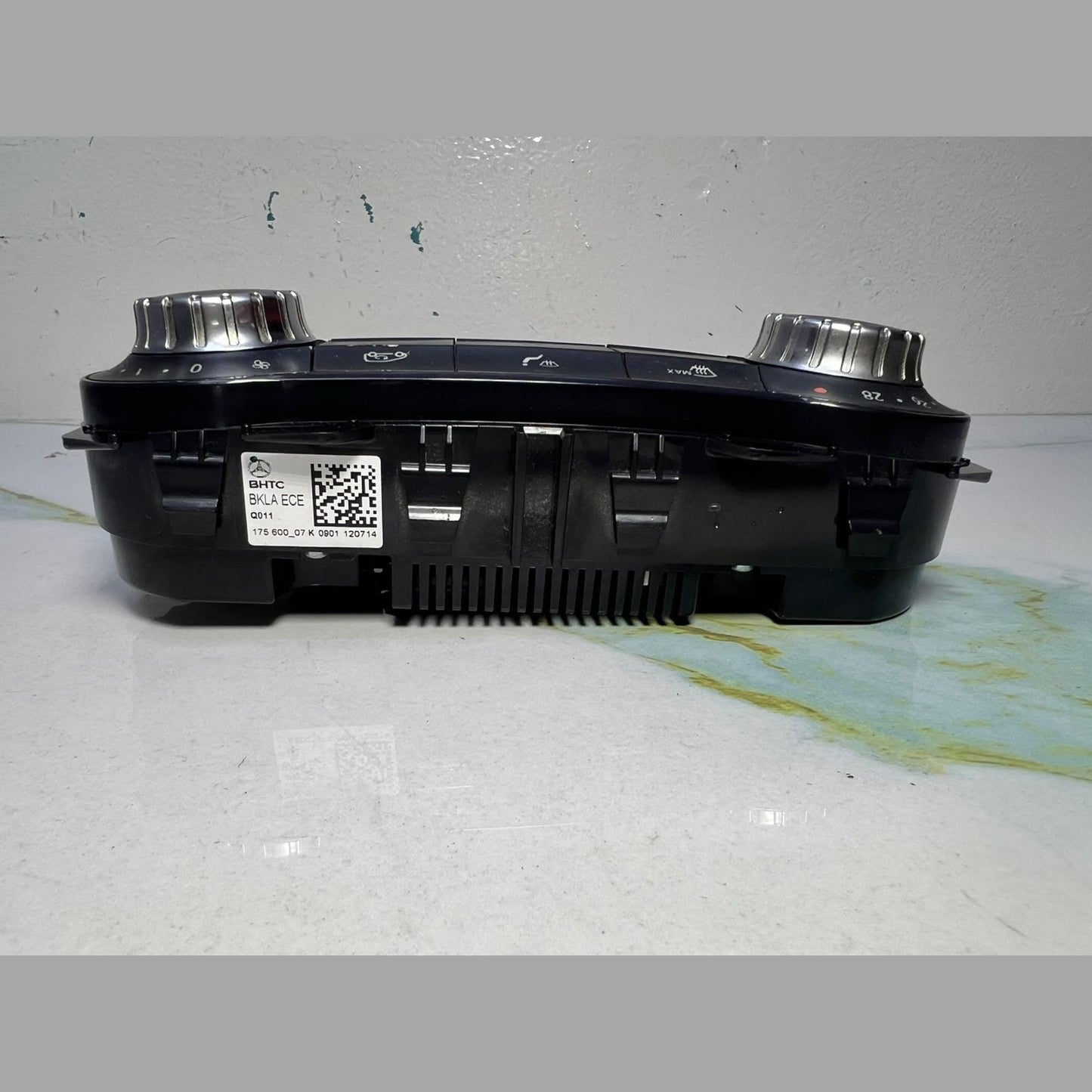 Mercedes Climate Control Panel A2469002208 B Class W246