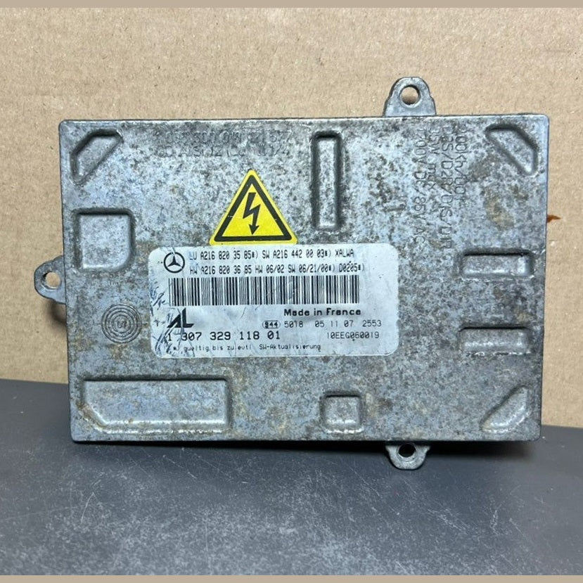 Mercedes Benz W221 Xenon Light Headlight Control Module Unit A216 8203585 OEM