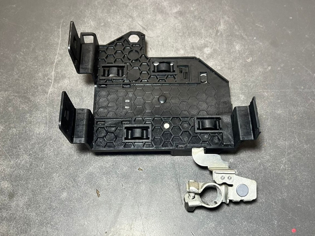 18-22 Mercedes-Benz W247 W118 CLA Battery Fuse Box Current Limiter A247 9063603