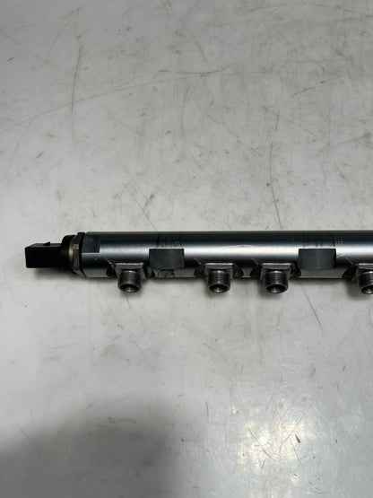 BMW 1' F10 F30 E90 E81 E87 N47 2.0L Fuel Injection Rail With Sensor 7809127 OEM