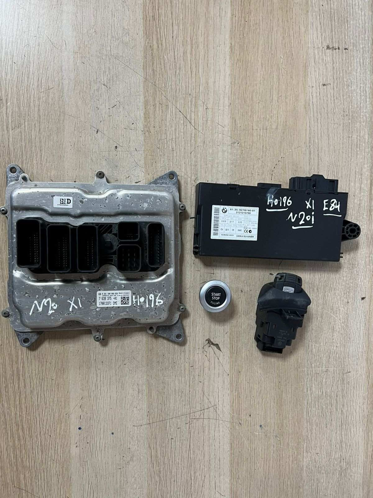 2010-2015 BMW X1 Engine Control Unit 7639375 X1 E84 N20 2.0 TURBO ECU SET