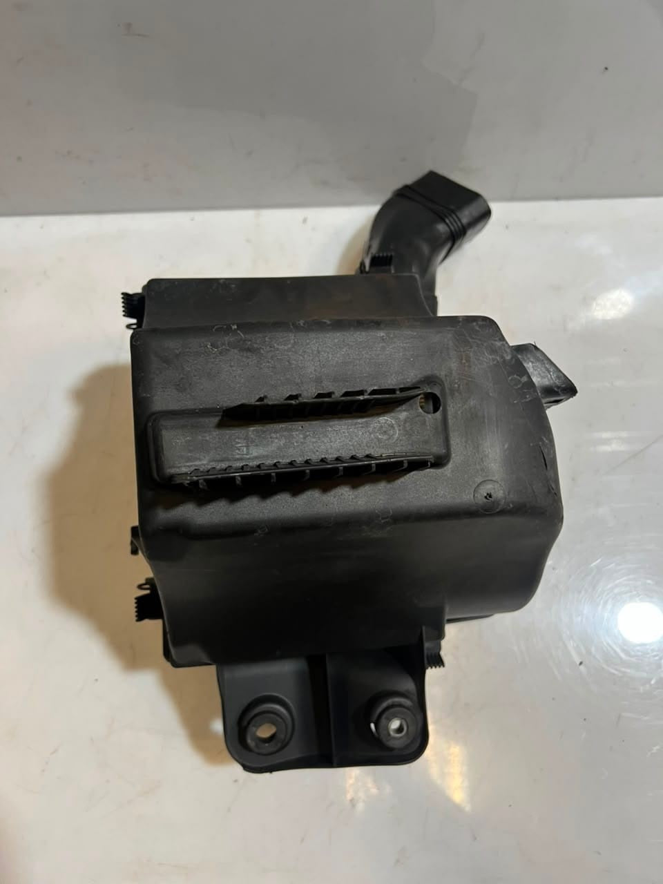 2001-2006 BMW 330Ci E46 3 Series Air Filter Housing 7501975 OEM