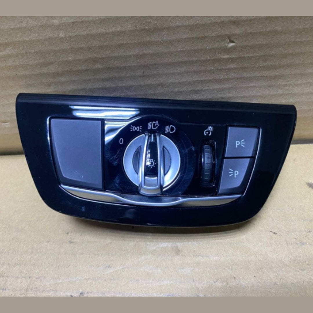 2017-2023 BMW 530i Headlight Control Switch 9472967 530i, 540i, M5, M550i xDrive