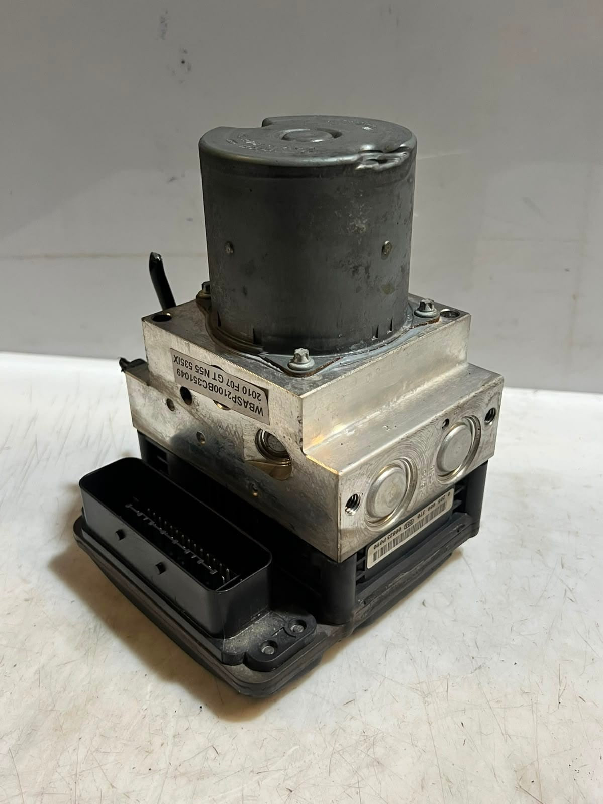 2010-2015 BMW 7 Series F01 F02 xDrive F07 GT F10 740i ABS Pump Module 6799147