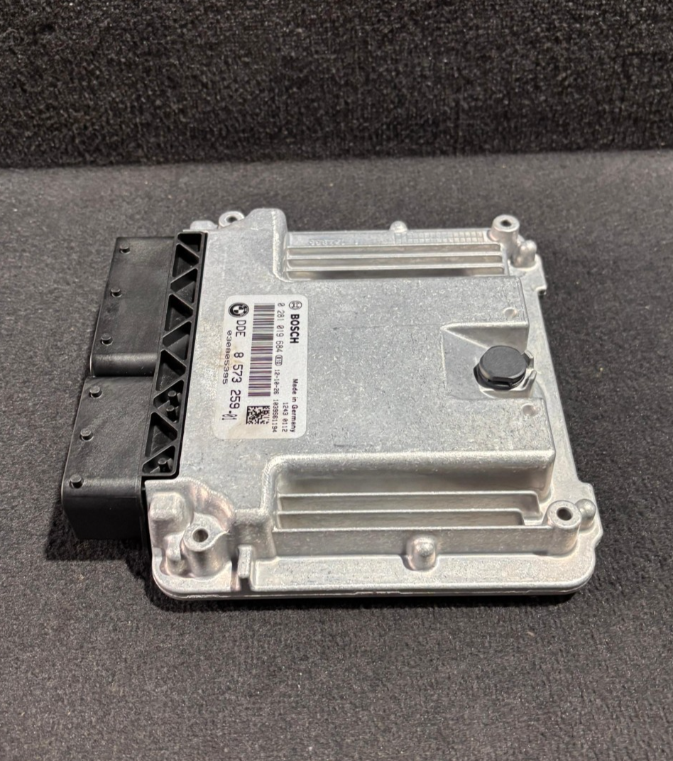 BMW 320d DIESEL N47N F30 F32 F34 F36 2013 ENGINE CONTROL DDE ECU SET -8573259