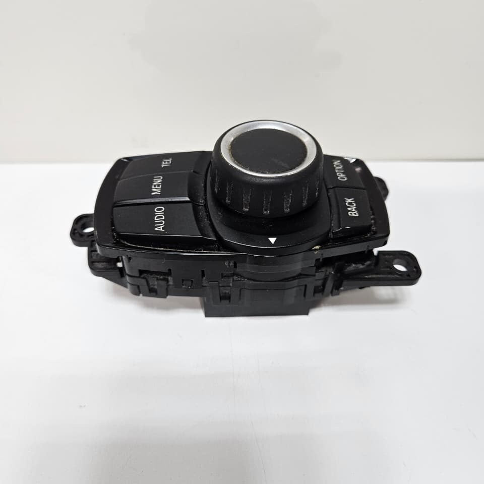 2012-2015 BMW 320i Idrive Media Controller 9317695