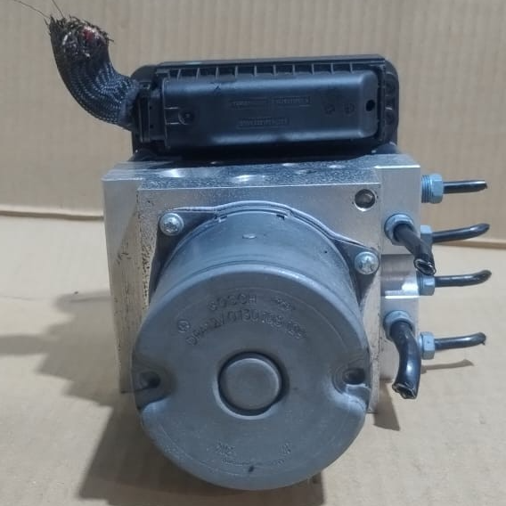 BMW F01 / F02 ABS ANTI-LOCK BRAKE PUMP MODULE ECU P/N 6860149