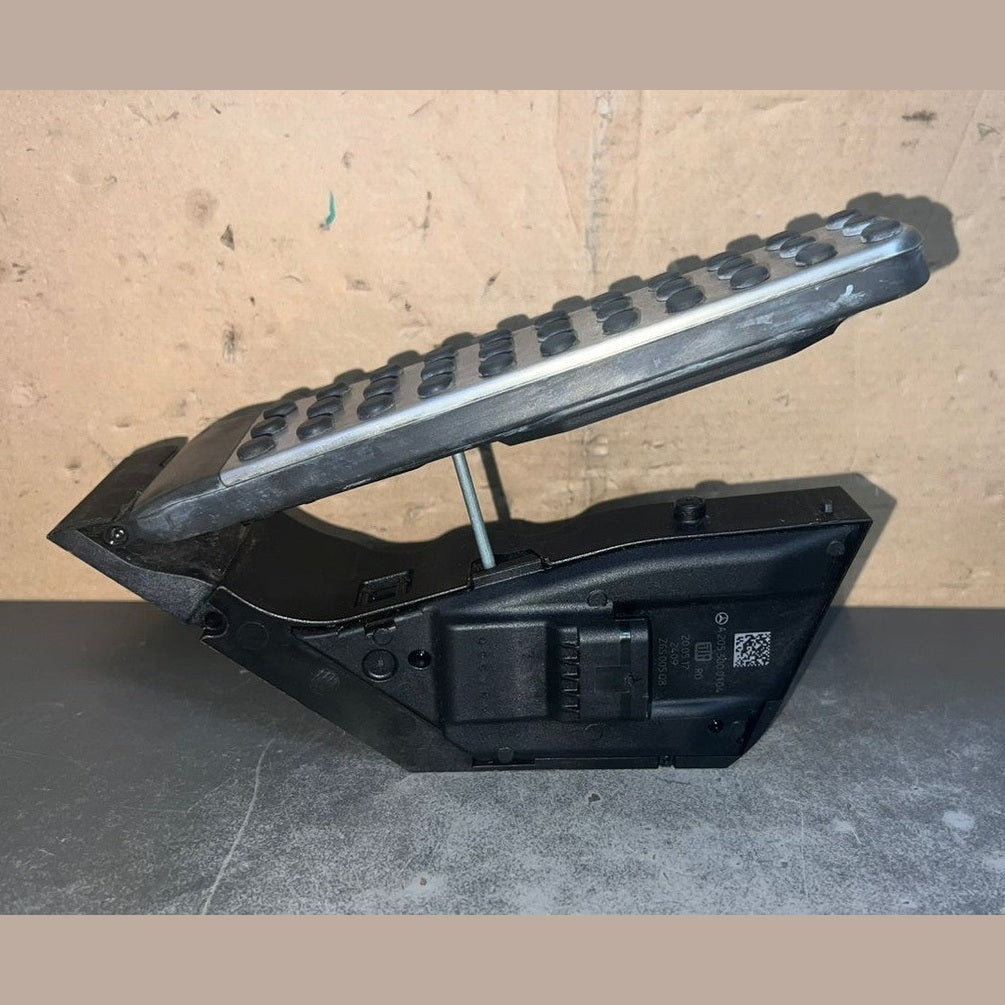 Mercedes W205 W213 W222 W257 Throttle Pedal Accelerator Module A205 3000104 RHD