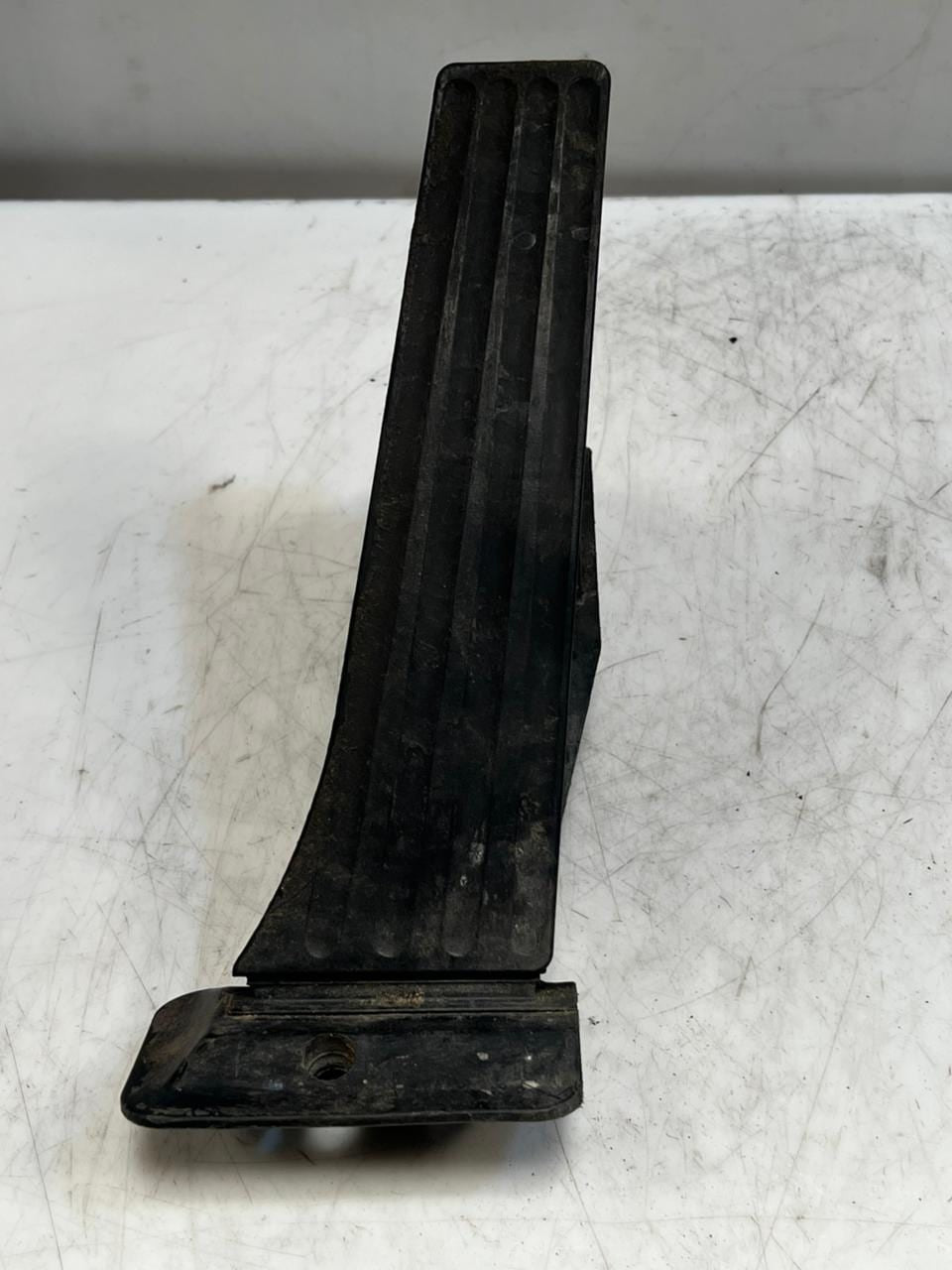 2011 BMW 328i E90 E60 F07 F25 E70 X5 GAS/ Accelerator Pedal MODULE 6852644 OEM