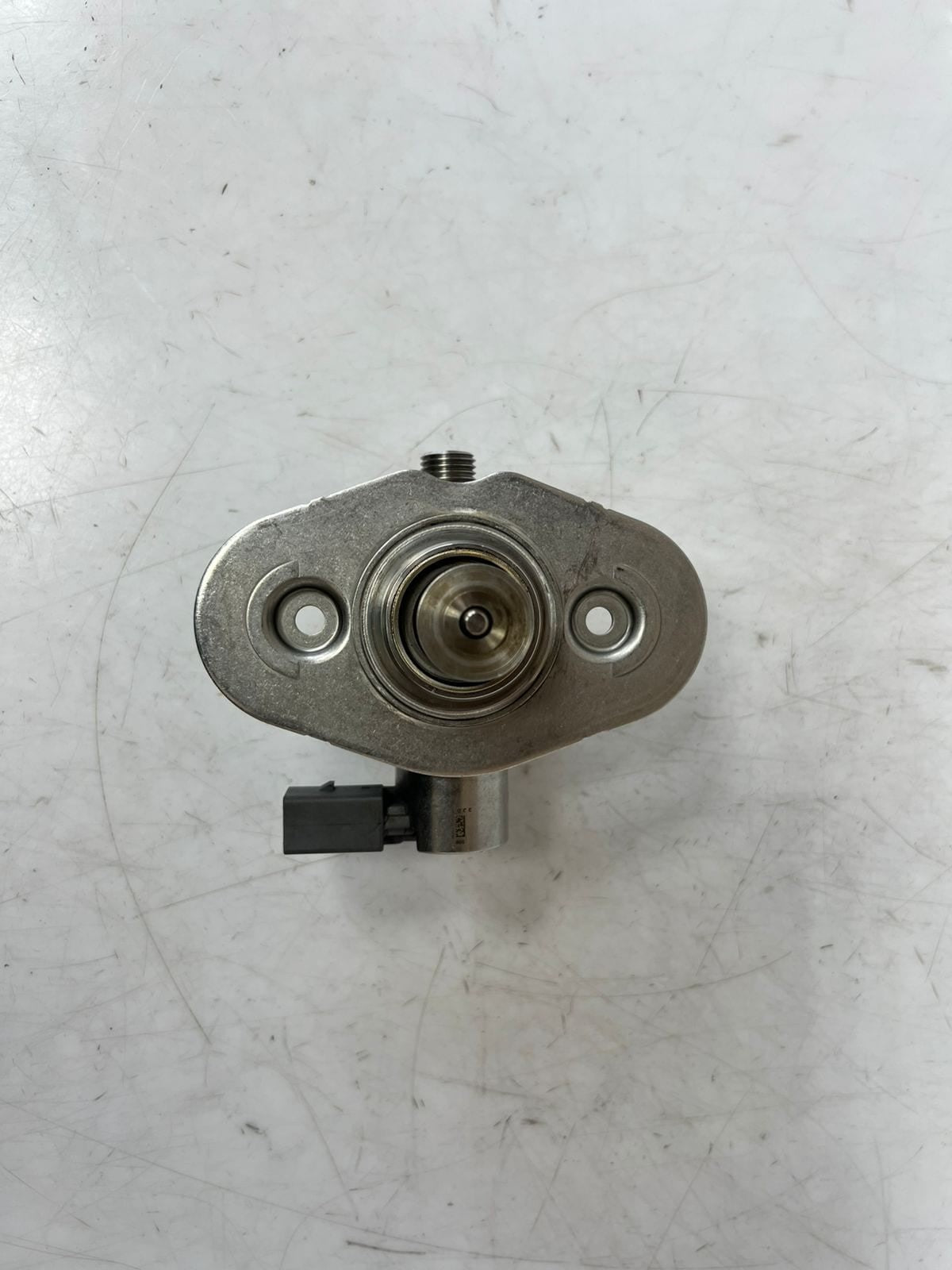 2013-2018 BMW 650i N63 X5 X6 M5 550I xDrive High Pressure Fuel Pump 7599865 OEM