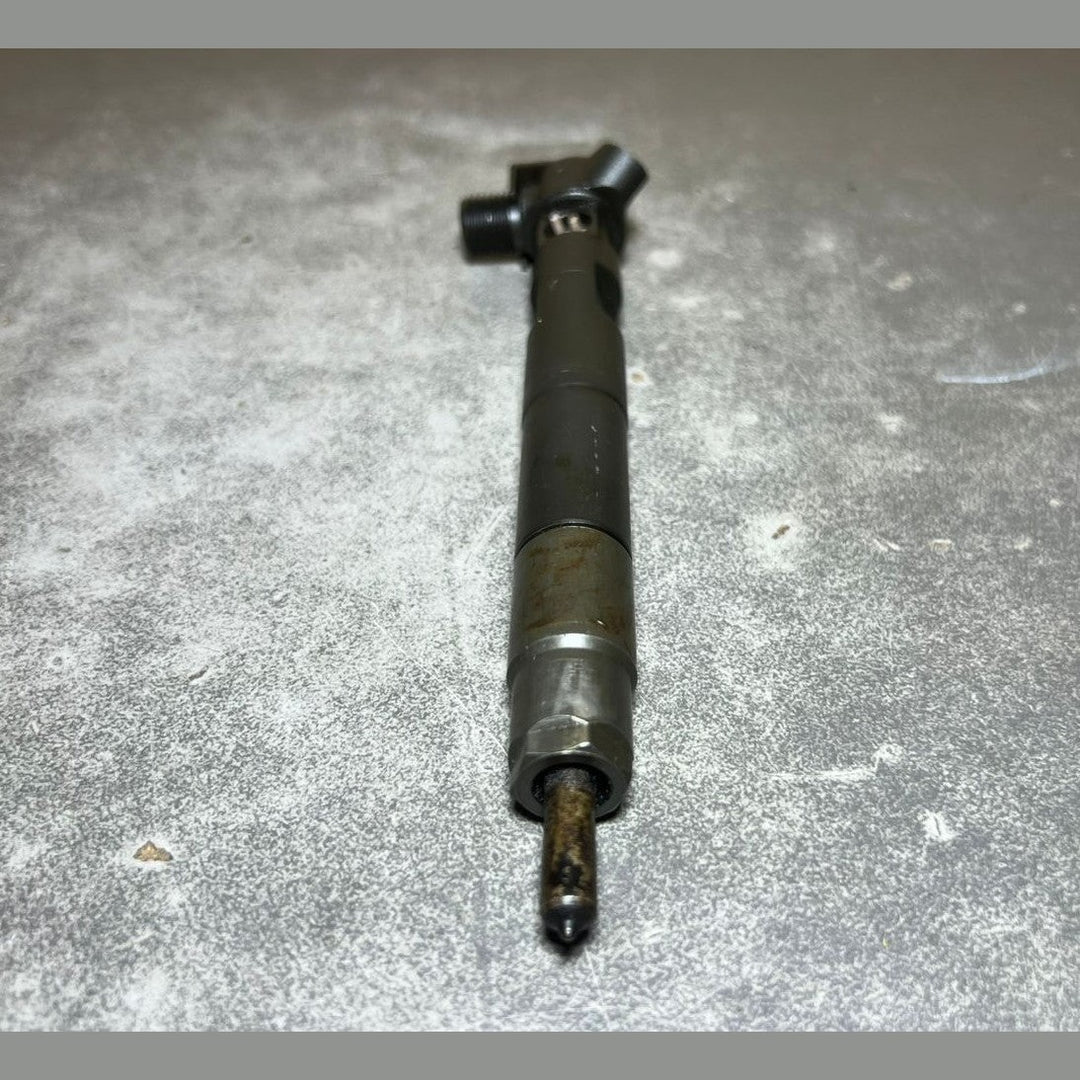 Genuine Mercedes W212 W164 Fuel Injector Sprinter OM651 A651 0700587 Oem Diesel