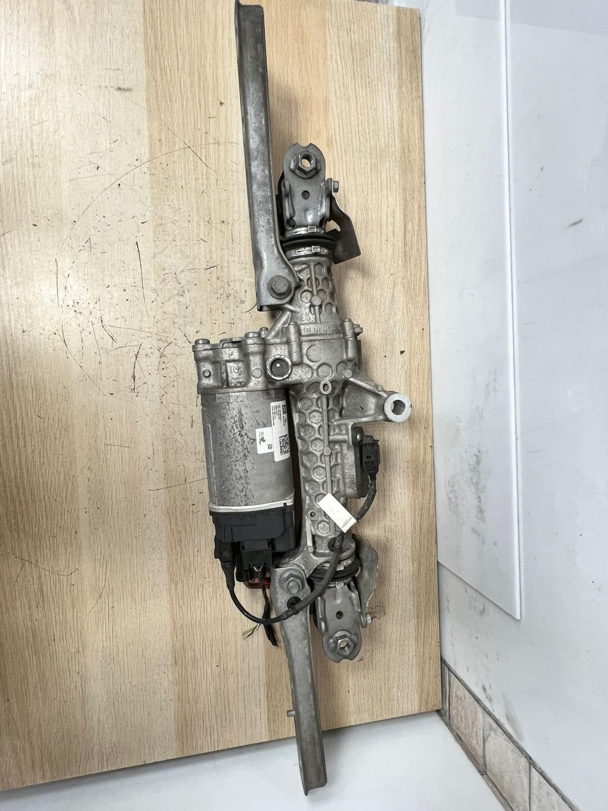 BMW G11 G15 G16 G30 G31 G32 X5 G05 X6 G06 X7 G07 STEERING ACTUATOR HSR 6893752