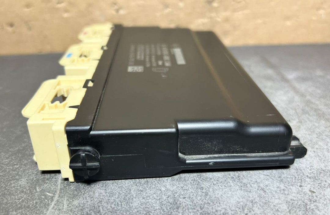 14-18 Mercedes Benz W205 C-Class Driver Seat Control Module A205 9009908 OEM