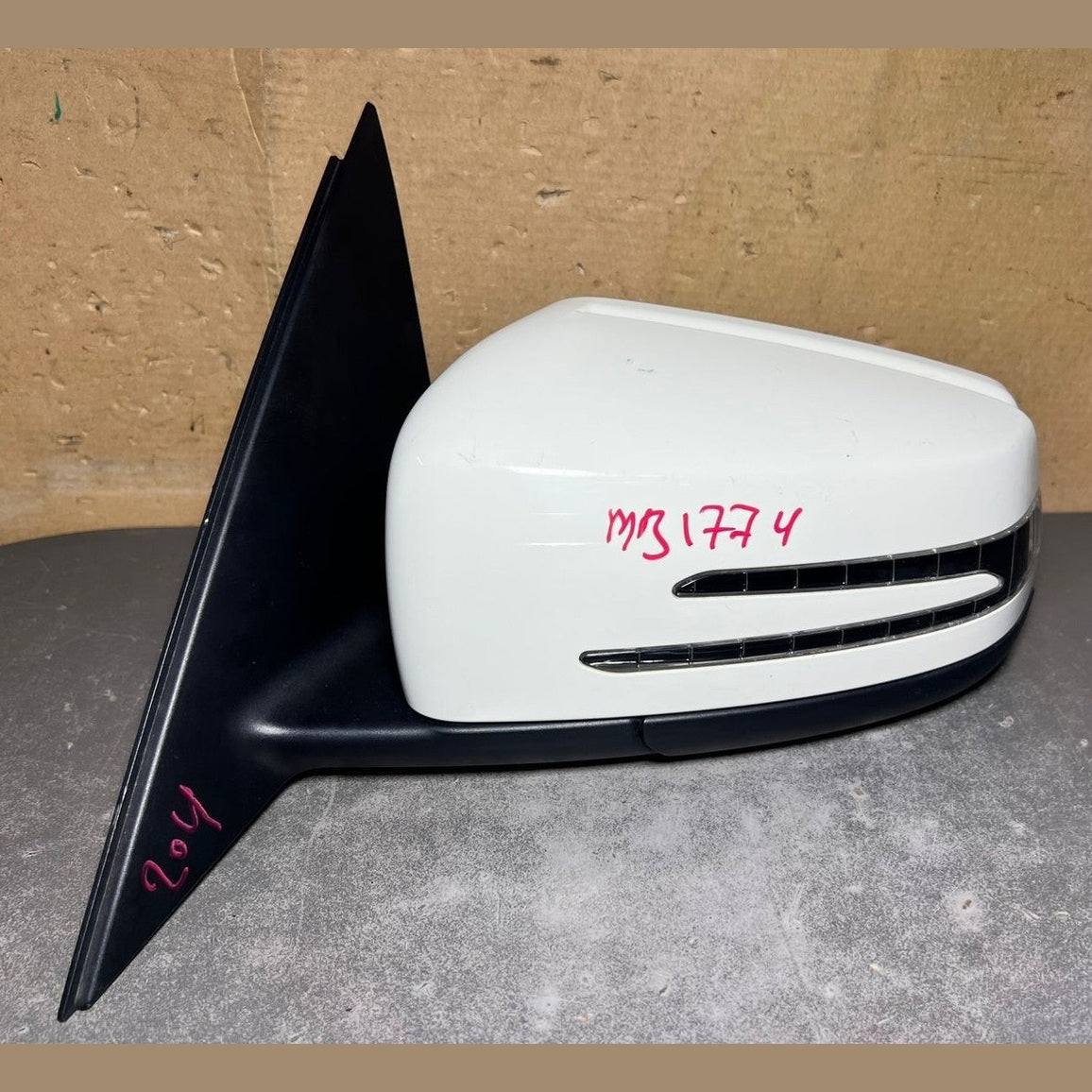 2010-1012 Mercedes-Benz W204 C-Class Left Side Mirror Foldable W/ Signal Light