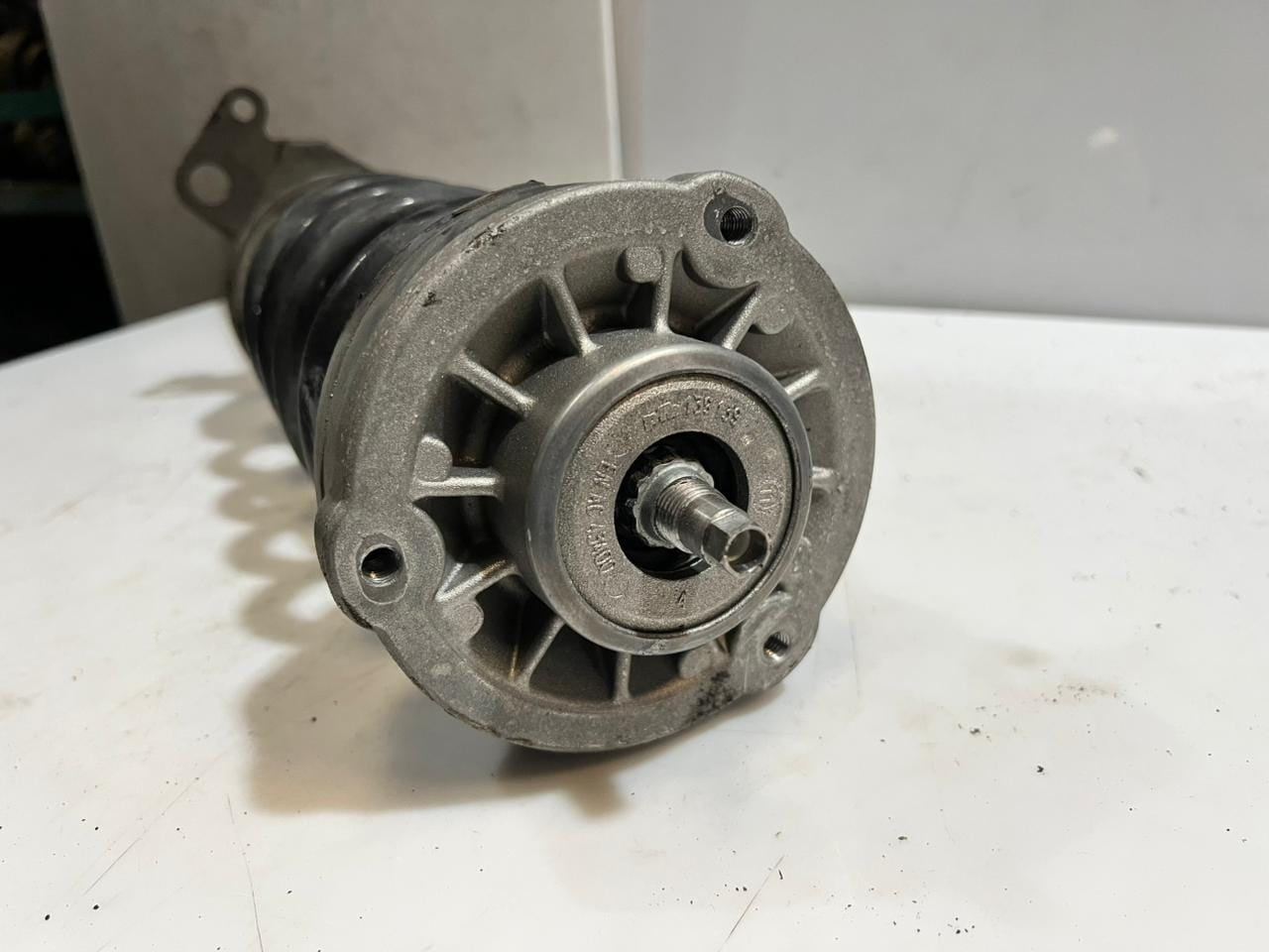 2012-2019 BMW F10 M5 F12 M6 4.4P Front LEFT Shock Absorber 2284045 OEM