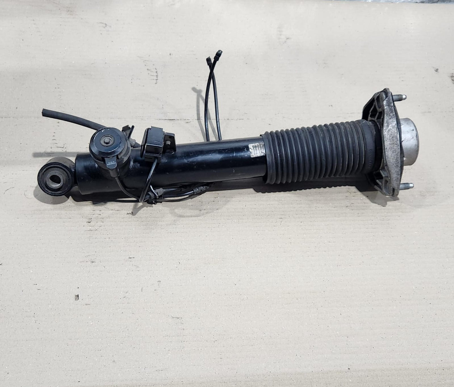 2012-2018 BMW X5 Rear Shock Absorber 6875088 X5 F15 VDC