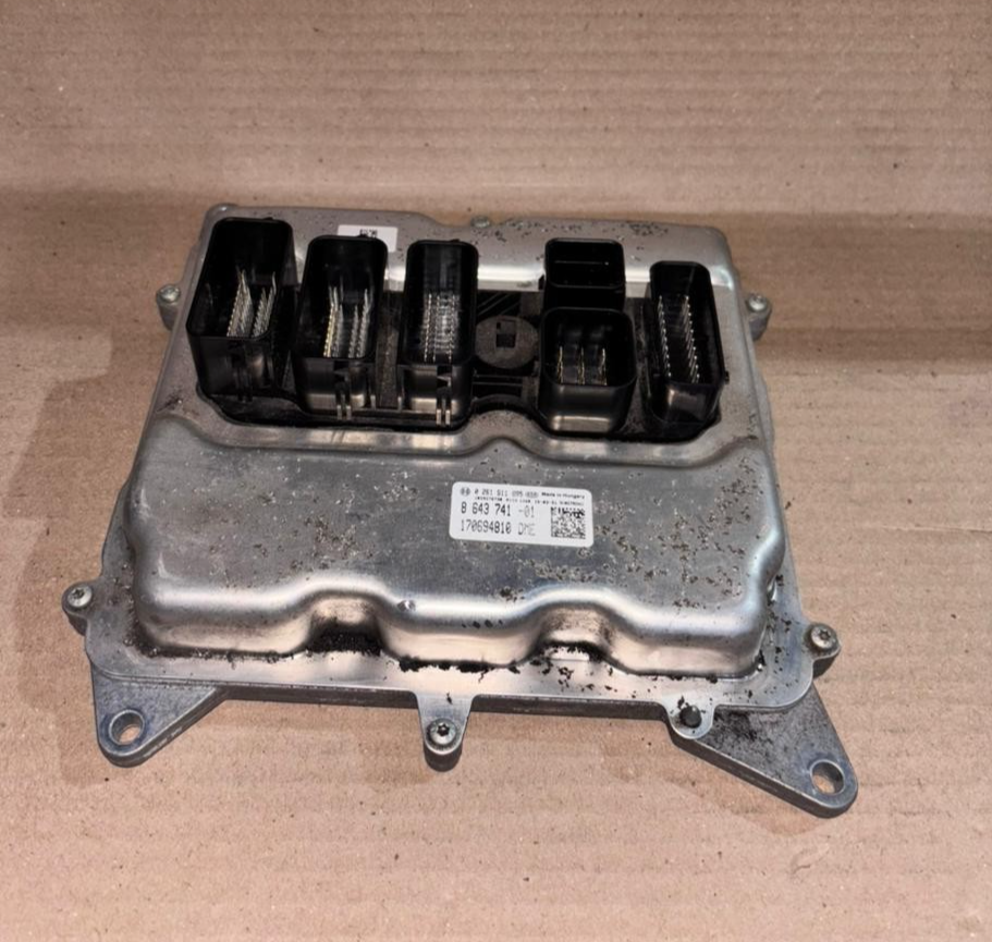 BMW E89 Z4 PETROL N20 ENGINE CONTROL ECU DME MODULE SET 8643741