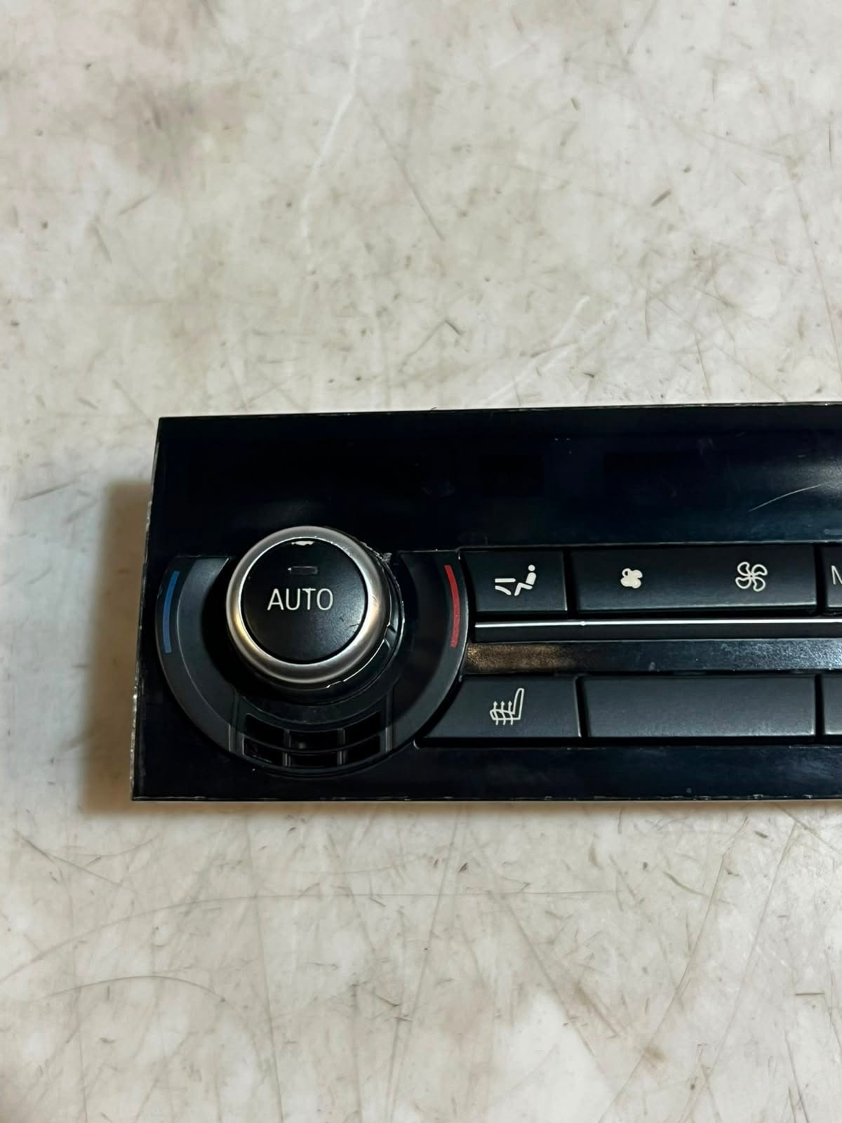 2009-2015 BMW 7 Series F01 F02 F03 F10 F11 F04 750i Climate Control Unit 9237120
