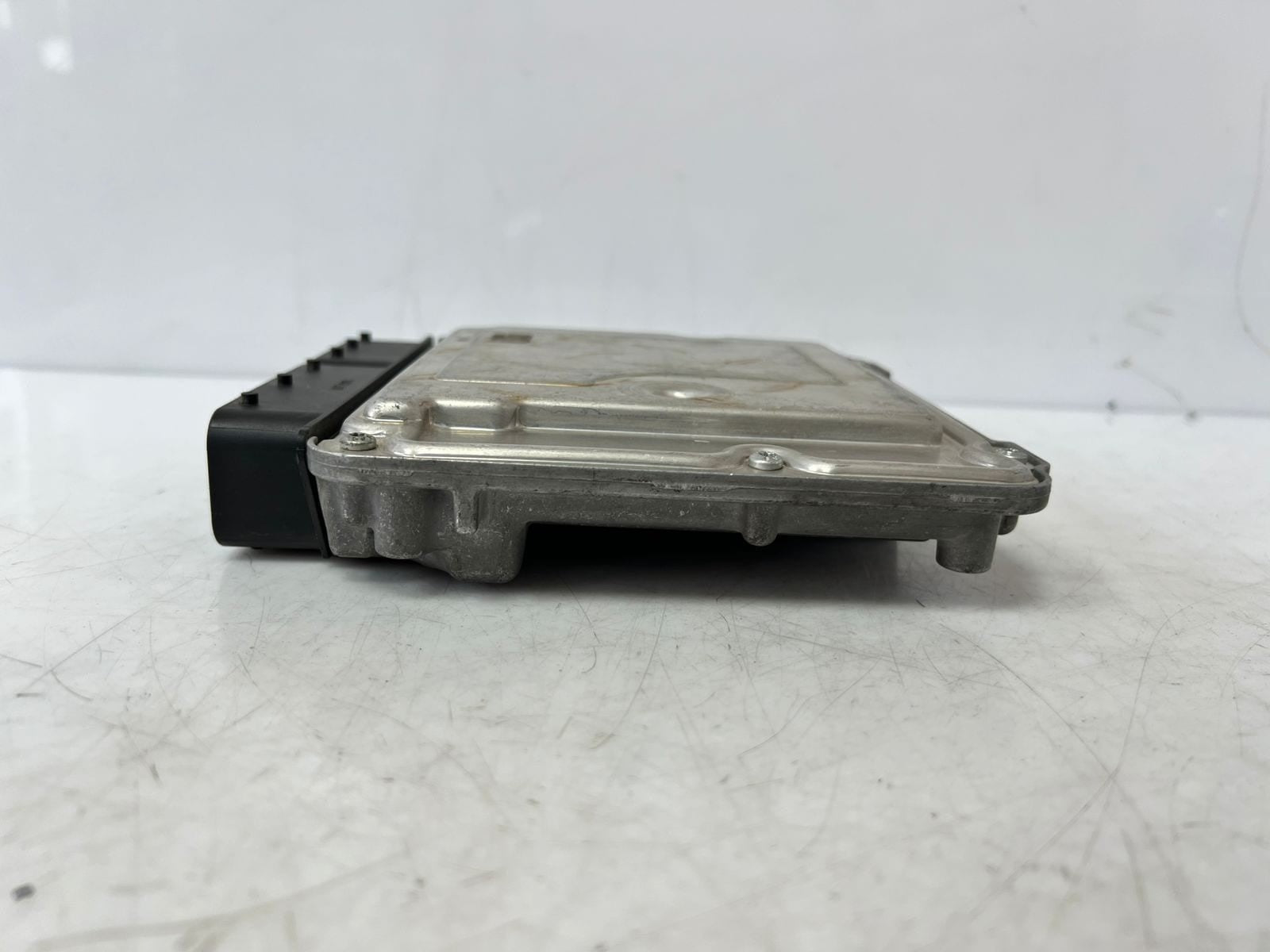2015 BMW  F10 520d F20 120d F30 320D Engine Control Unit ECU DDE 8578995 OEM