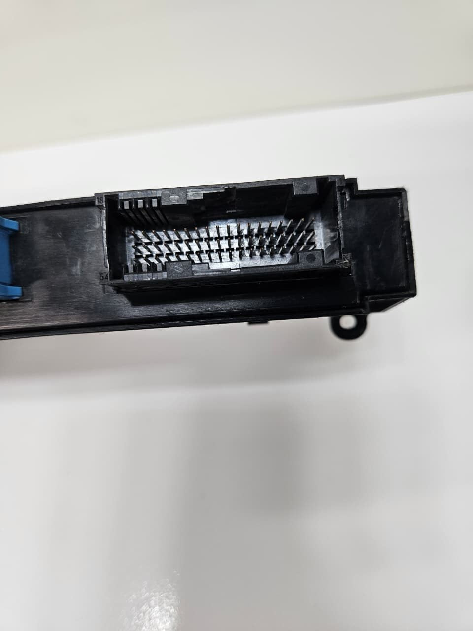 BMW  3 Series E90 E91 Comfort Convenience Module 6971957