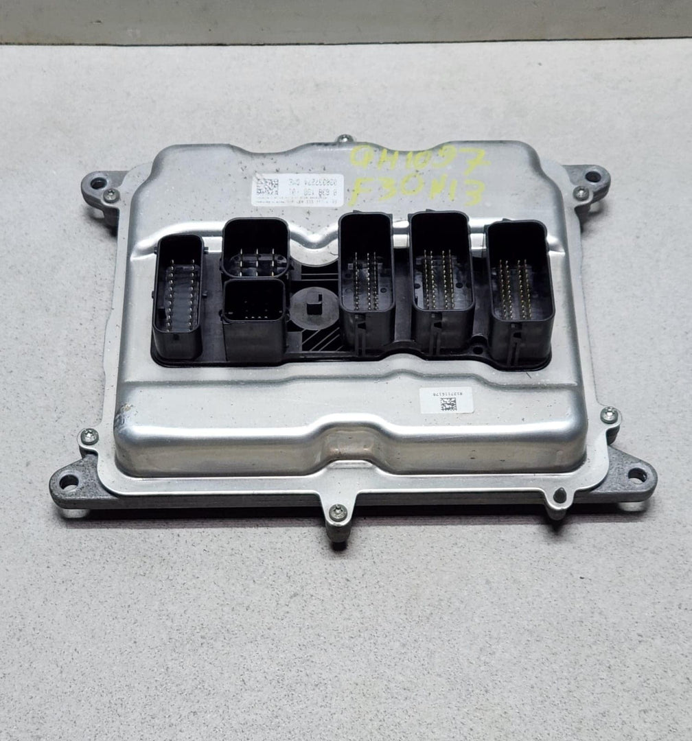 2012-2015 BMW 118i Engine Control Unit 8638198 F20 F30 OEM