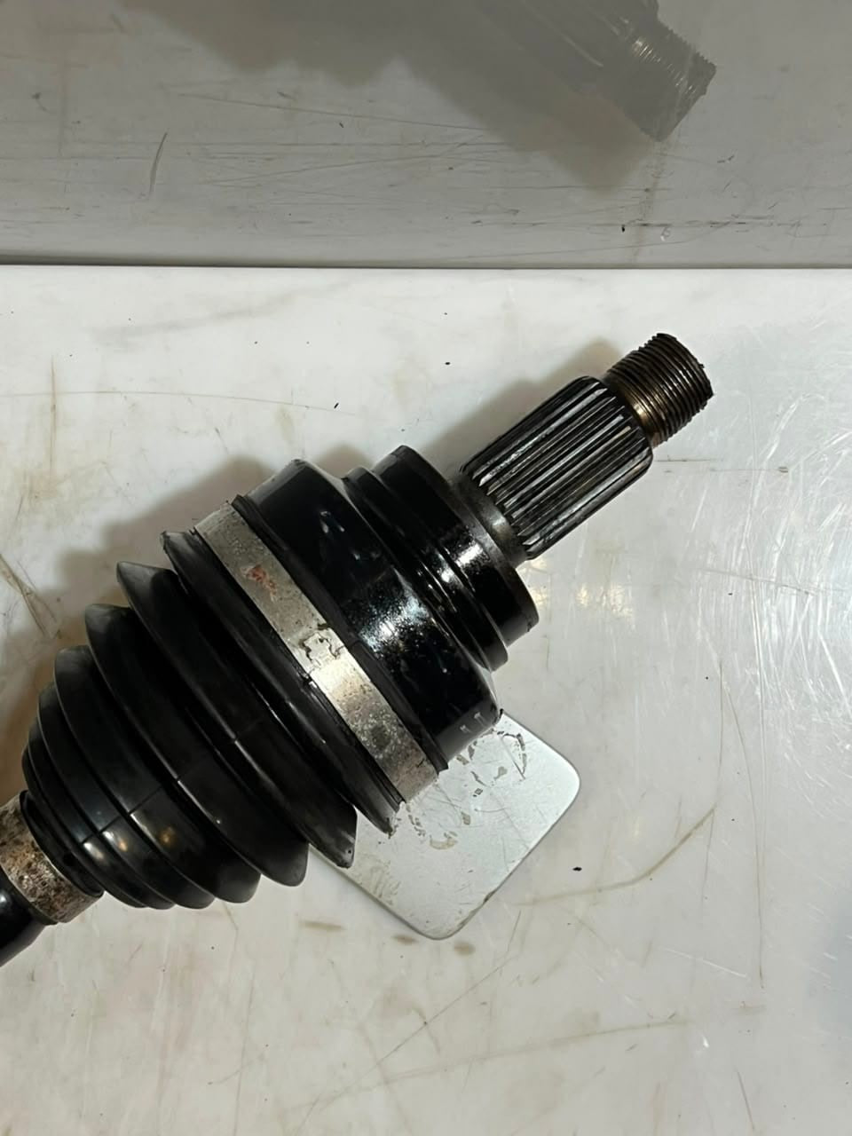 2011 BMW 3' 4' F30 F31 F34 F32 F33 F36 LCI LEFT Rear Axle Drive Shaft 7637445 