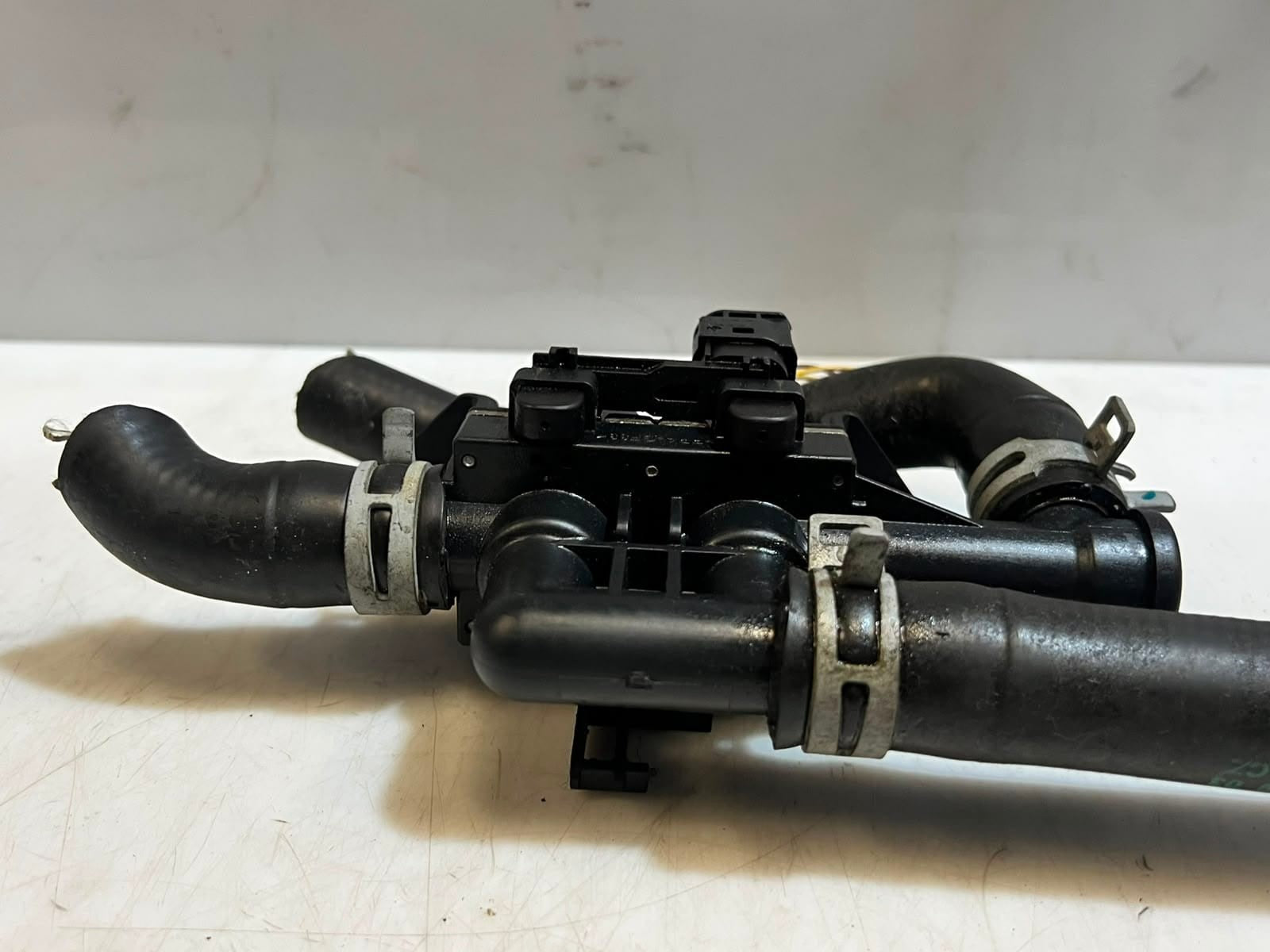 2010-2021 BMW 5 7 Series F10 F11 F07 F10 740i Heater Control Valve 9119164 OEM