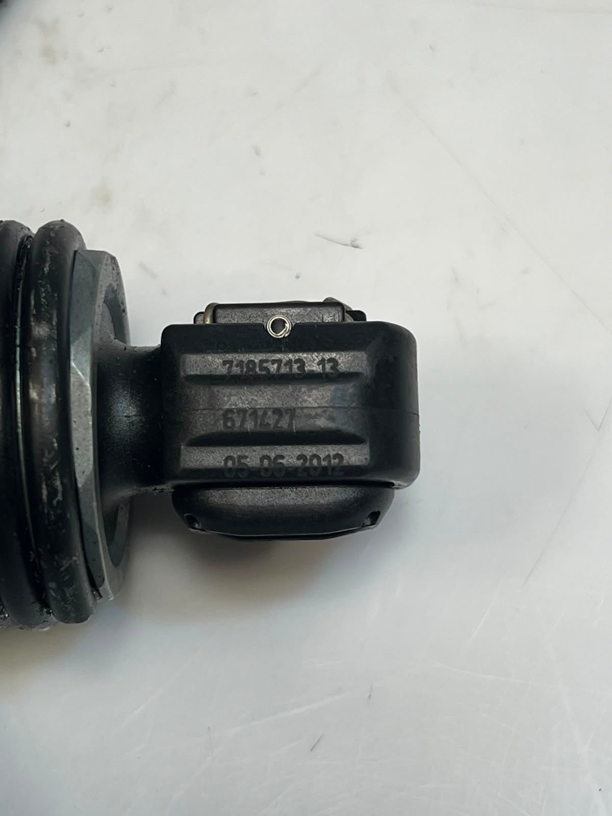 2009 BMW 7 Series F01 F02 F03 F04 750i TAILGATE Trunk Strut Damper 7185713 OEM