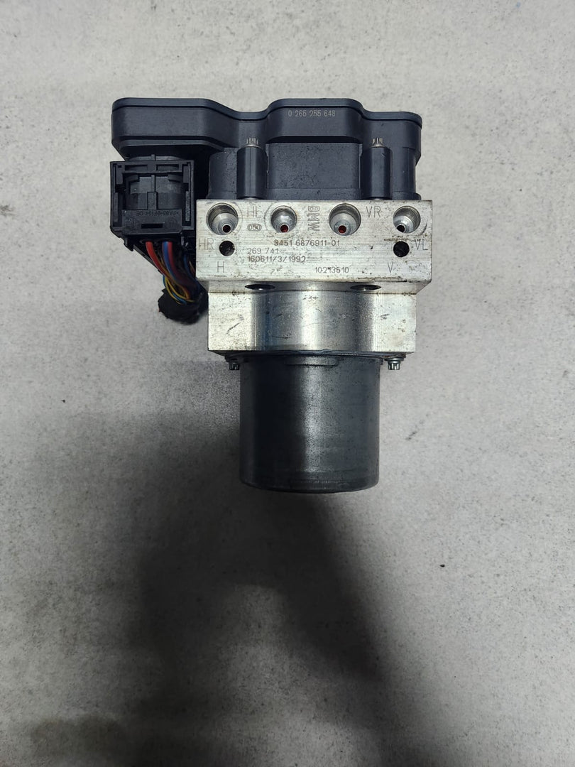 2016 BMW 535i Abs Pump Module 6881305 F10 535i F11 530d F07 F06 F12 F13
