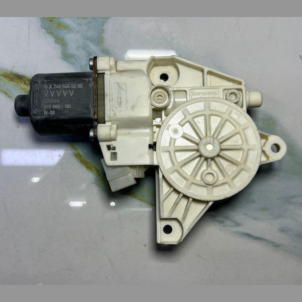2013-2018 Mercedes-Benz A200 Front Right Window Motor A2469065200 A Class W176
