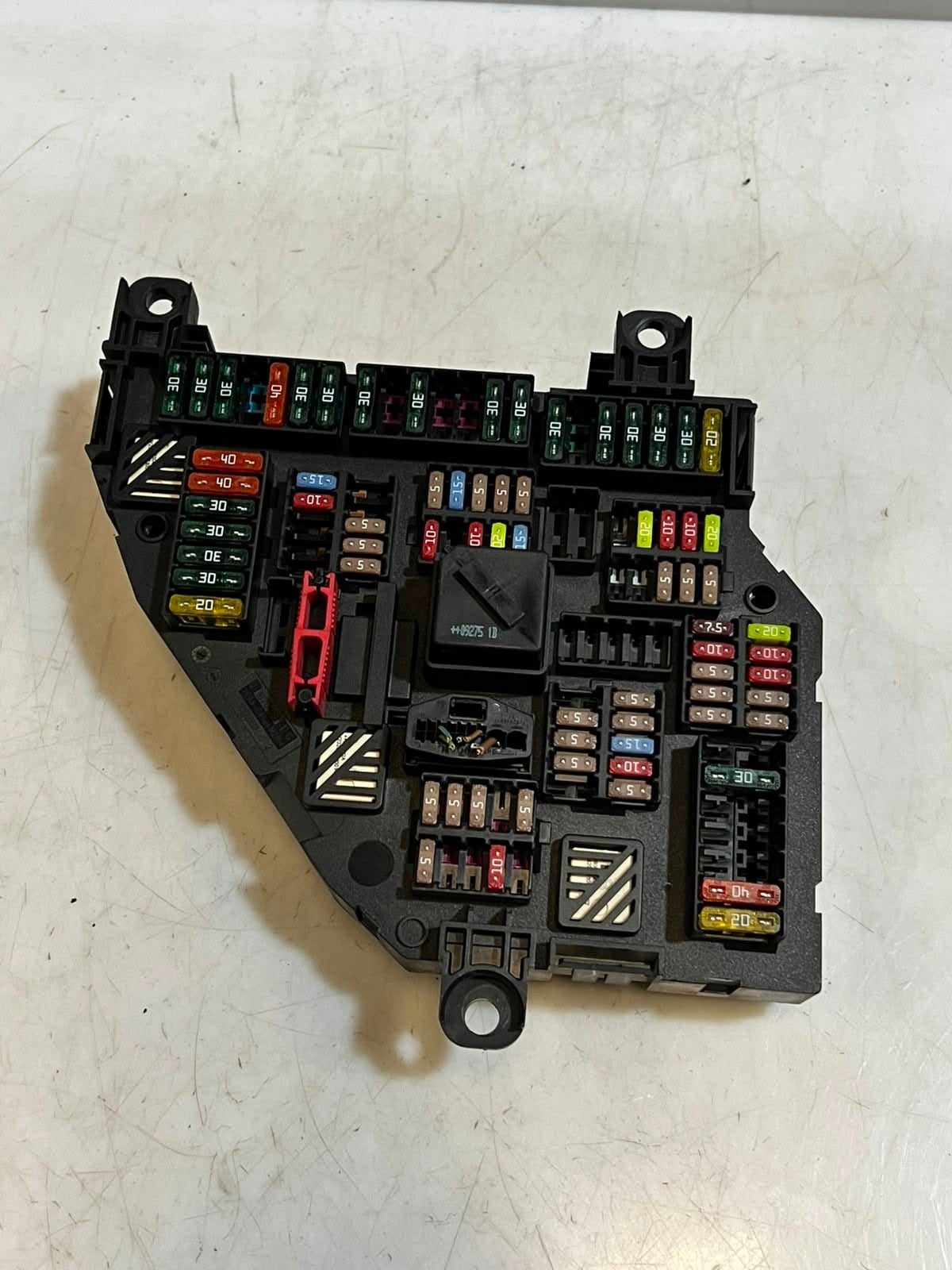 2011-2016 BMW 550i F10 F11 F18 F12 F13 F01 F02 Power Distribution Box 9210857