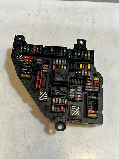 2011-2016 BMW 550i F10 F11 F18 F12 F13 F01 F02 Power Distribution Box 9210857