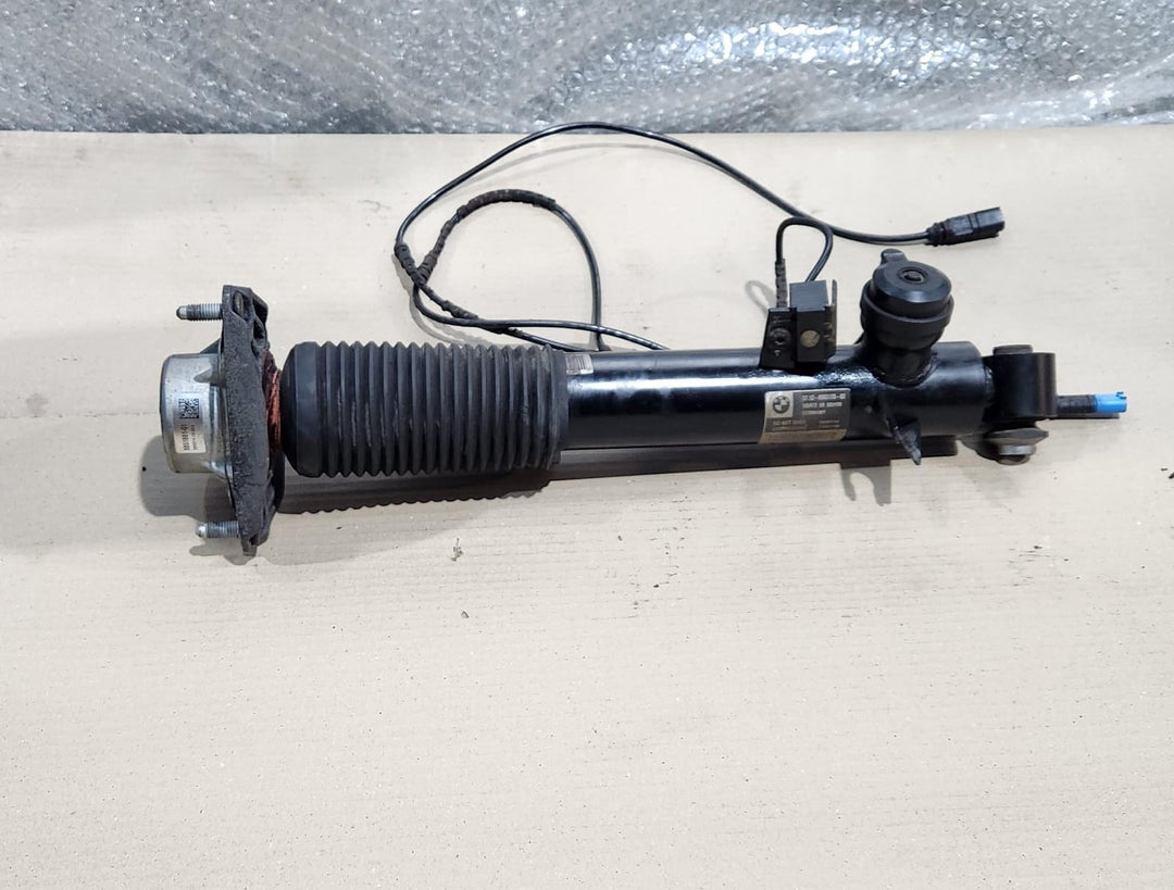 2014-2018 BMW X5 Shock Absorber Rear Right 6863178 X5 F15 and X6 F16 xDrive