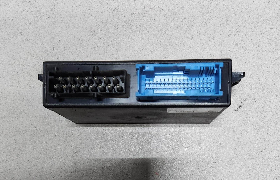 2018-2020 BMW 520i Authority Control Module 8071814  5 Series G30 G31 OEM