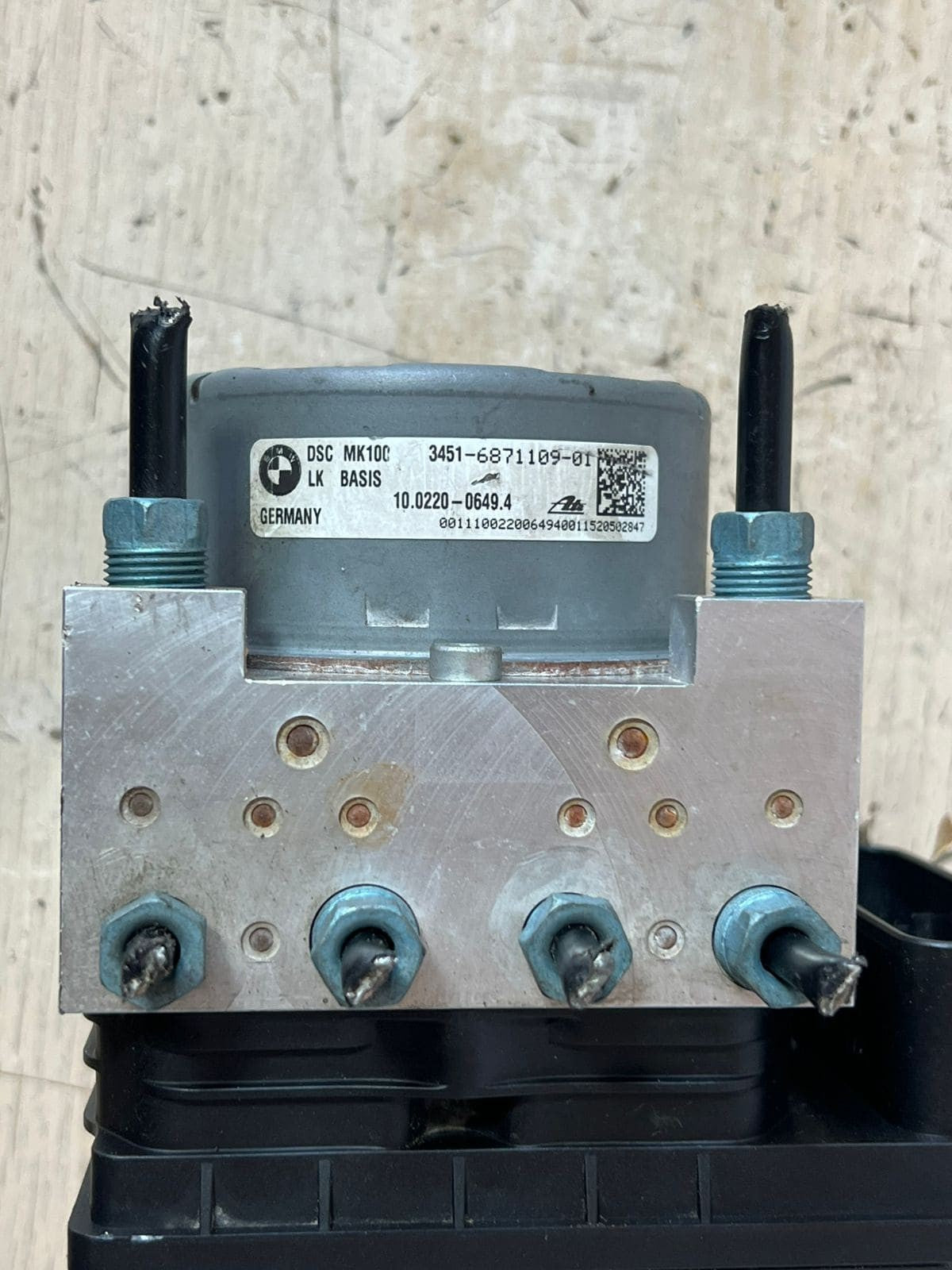 2015-2019 BMW 328i M4 F30 ABS Anti-Lock Brake Pump Module 6871110 OEM