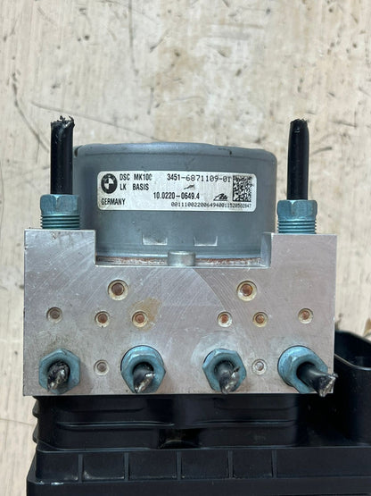 2015-2019 BMW 328i M4 F30 ABS Anti-Lock Brake Pump Module 6871110 OEM