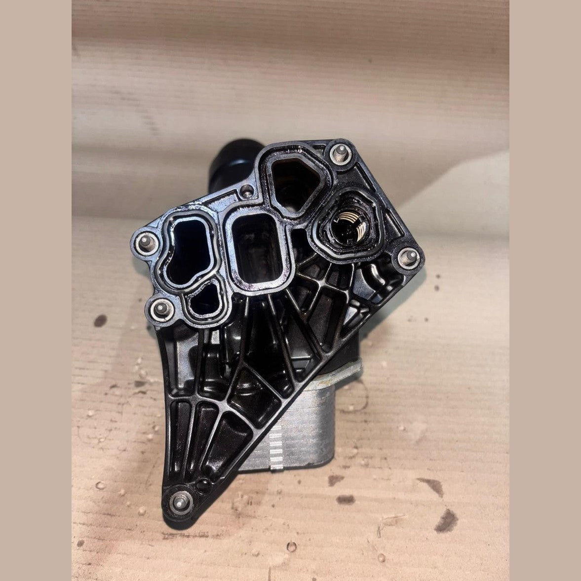 8580414 Oil Filter Housing Heat Exchanger B48B20A BMW 730i G11 330i G20 630i G32