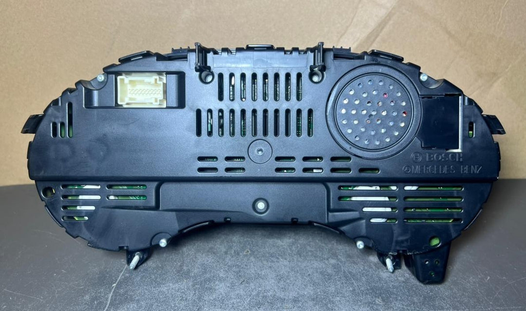 2012-2014 Mercedes-Benz W246 B-Class Instrument Cluster Speedometer A246 9009214