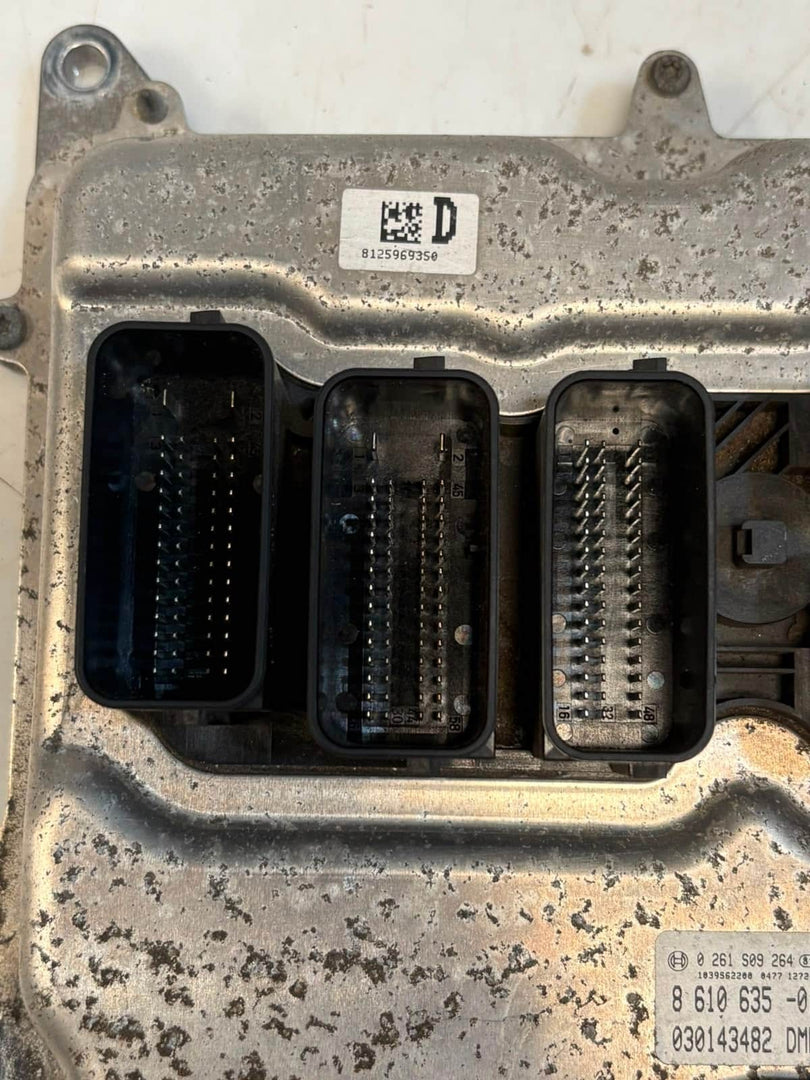 2013 BMW 3' F30 N20 328i Engine Control Unit ECU SET DME+FEM+1KEY 8610635