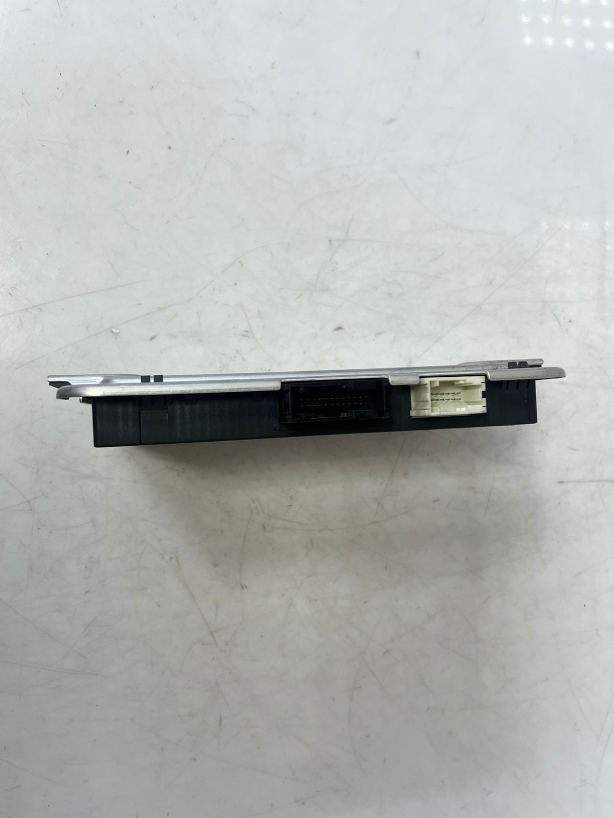 2011-2017 BMW F01 F02 F03 F04 F10 F07 F12 740i Footwell Control Module 9232178