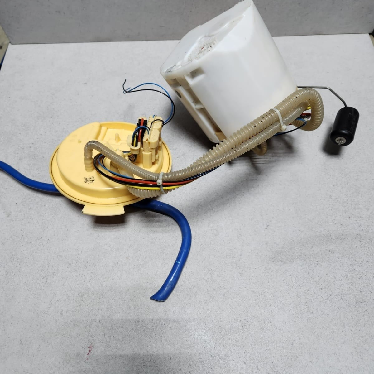 BMW Fuel Pump DIESEL 7476107 5 Series G30 6 Series G32 and 8 Series G14