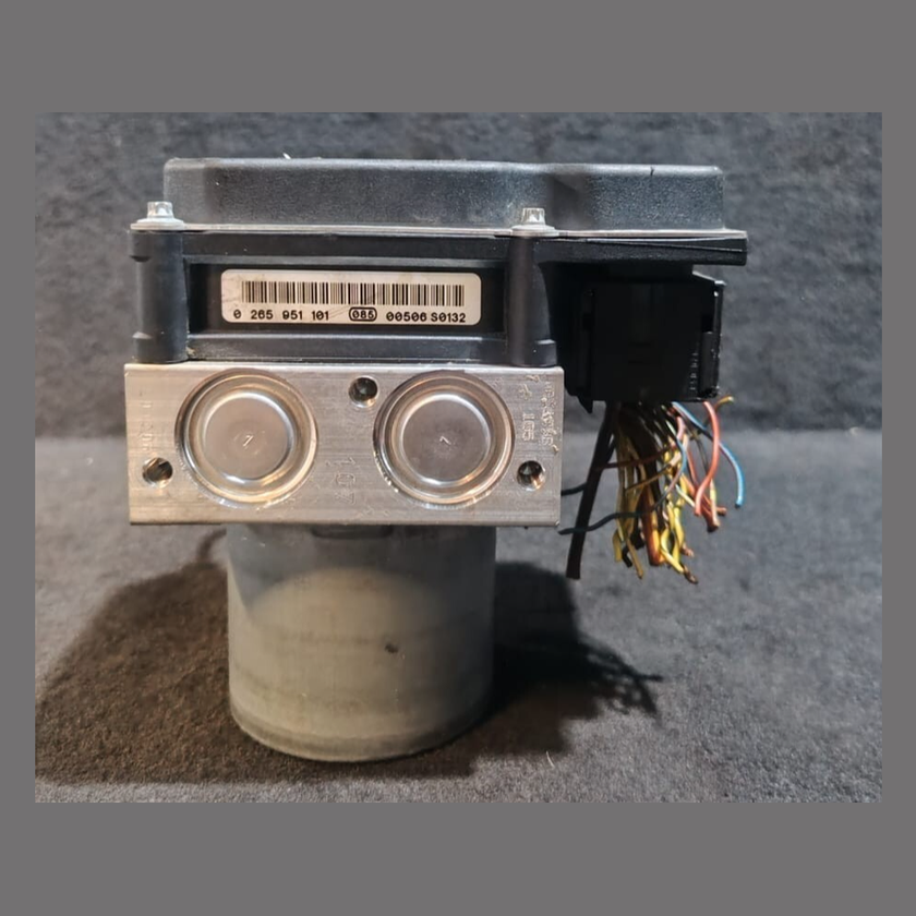 OEM BMW X1 E84 ANTI BREKING SYSTEM  PUMP HYDRAULIC WITH ECU  6795186