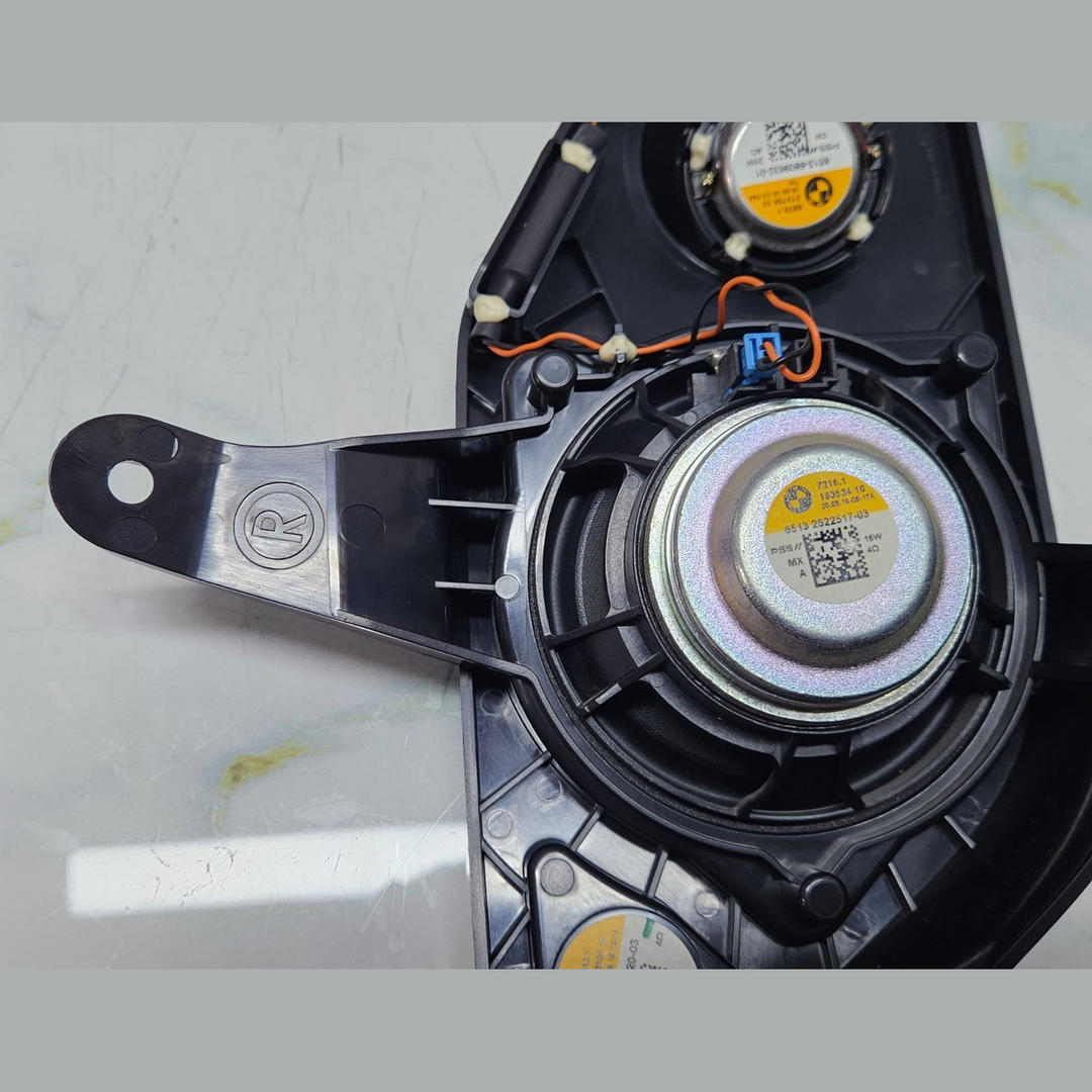 BMW X5 G05 QUARTER PANEL SUPPORT BRACKET & SPEAKERS LEFT RIGHT 2622517 OEM