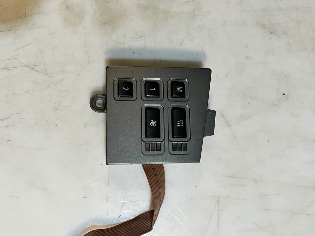 2006-2008 BMW 7' E65 E66 E67 745i 745Li Seat Adjustment Memory Switch 6918407