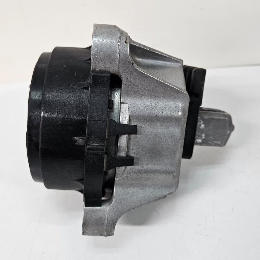 OEM BMW 5 6 7 Series G30 G38 G11 G12 G15 Engine Mount Right 6860464