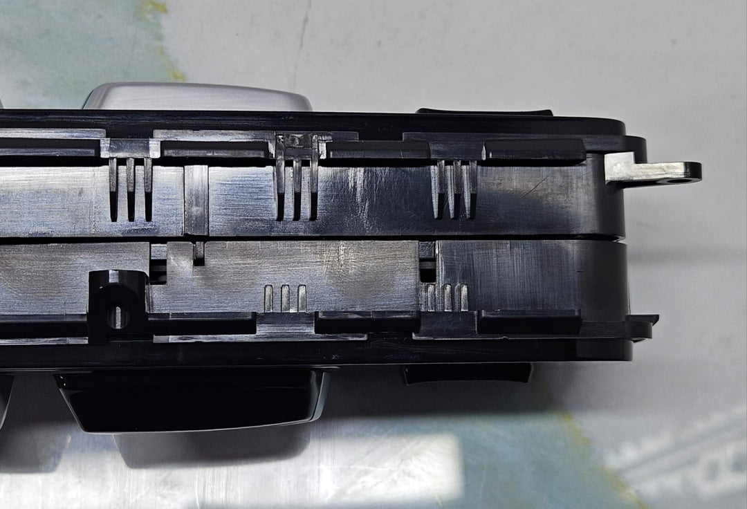 2019-2026 BMW X5 G05 X7 G07 Rear Left Seat Adjustment Switch 9861513-2 Nos